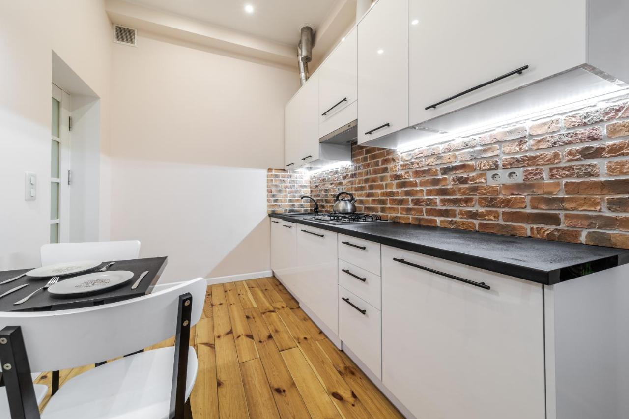 Inshiapartments On Teodora Square 리비프 외부 사진