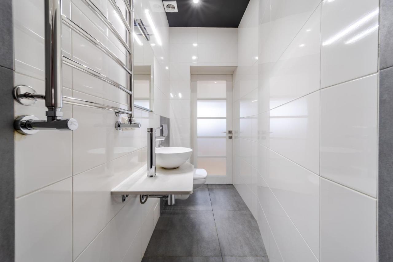Inshiapartments On Teodora Square 리비프 외부 사진